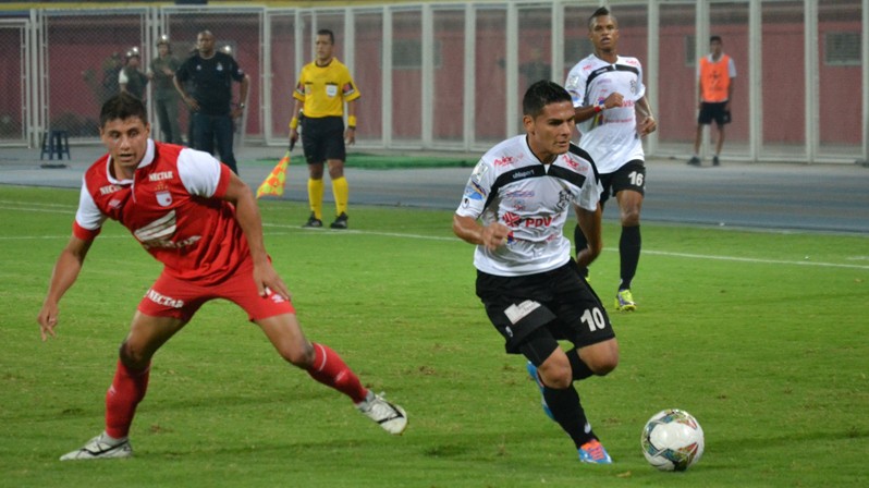 V šestnástke ich posekal ako ďatelinu! Gólik ako víno...